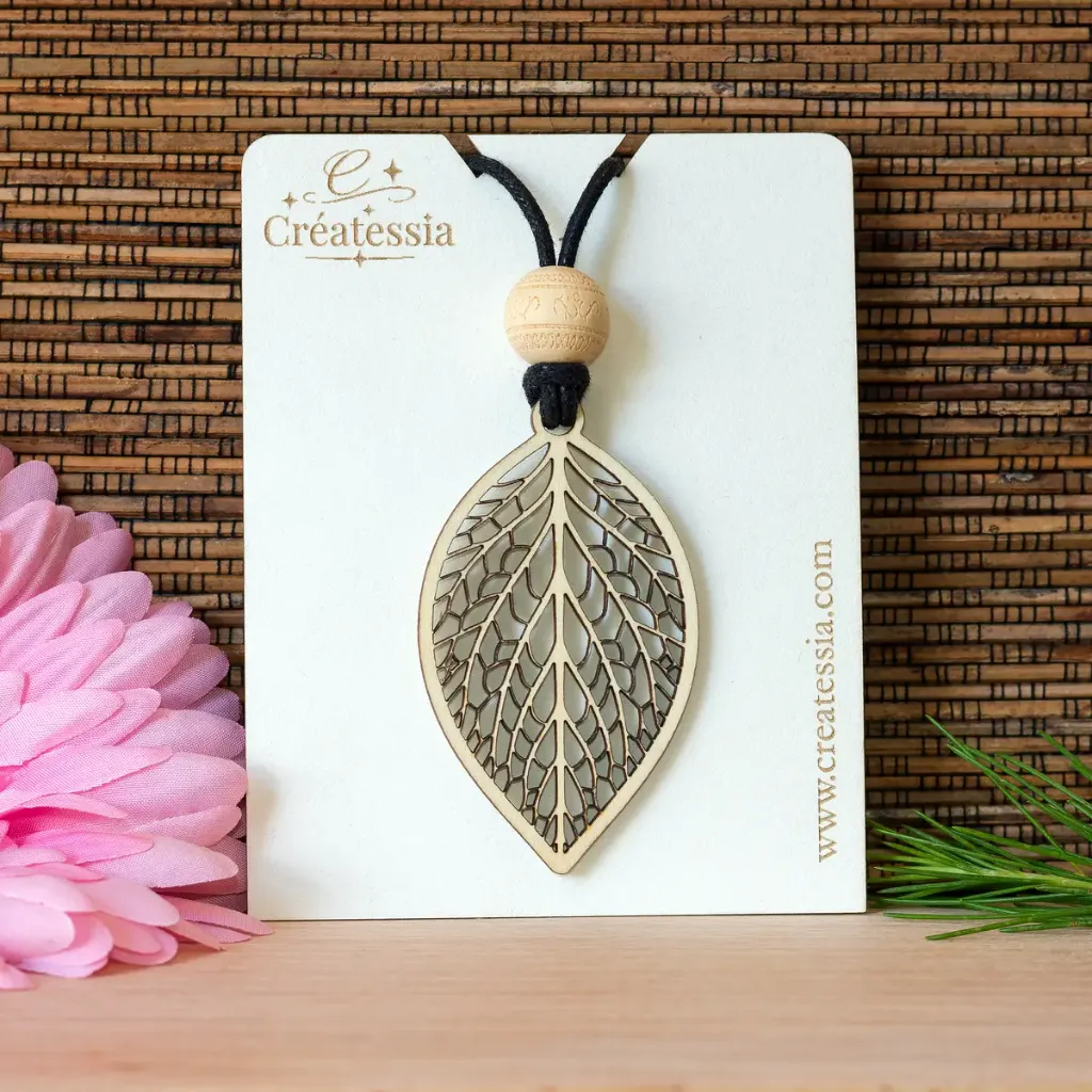 Collier "Feuille de dentelle"